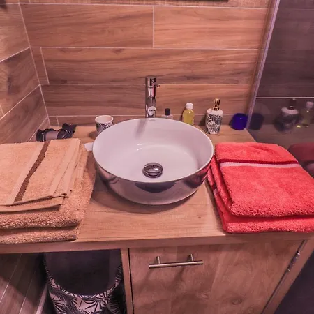 The Paradise Monac'home Parking