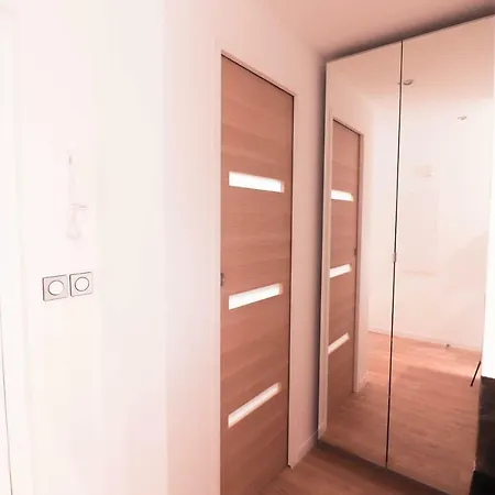 The Paradise Monac'home Parking